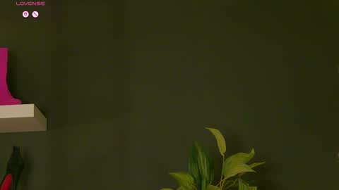 Maddy online show from December 18, 5:45 am