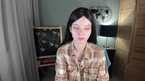 madelaines online show from November 25, 9:33 am