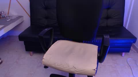 madeleine__18 online show from March 20, 5:56 am