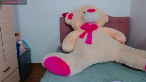 madelen_2 online show from June 11, 11:12 pm
