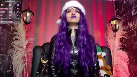 Maddison online show from December 17, 1:48 pm