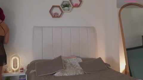 Valentina   1030   530  -  online show from May 14, 6:41 am