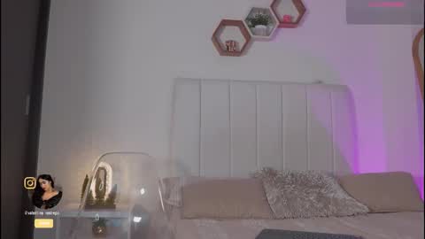 Valentina   1030   530  -  online show from November 19, 5:07 am