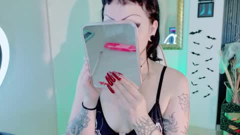 madison_jacksonn online show from April 8, 7:16 pm