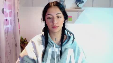 Snapshot of madisoncambel chatting on December 10, 1:33 pm Madison Cambel online show from December 10, 1:33 pm
