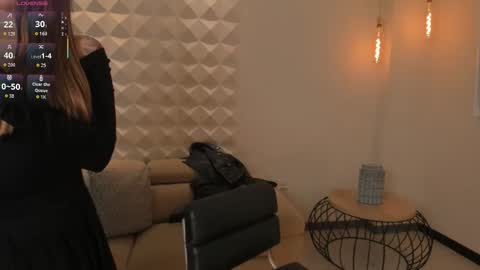 Maddi Collins online show from October 13, 8:22 pm