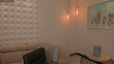 Maddi Collins online show from October 8, 7:18 pm