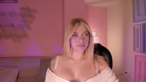 Madison Kane online show from May 19, 11:39 am
