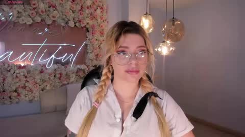 Madison Kane online show from May 6, 11:14 am
