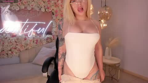 Madison Kane online show from May 10, 11:56 am