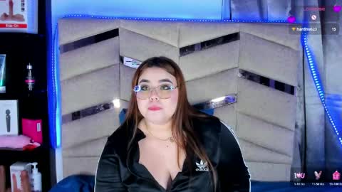 madissonlee__ online show from May 16, 10:31 pm