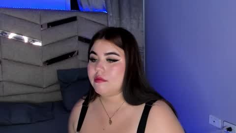 madissonlee__ online show from January 7, 9:51 pm