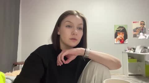 Mary online show from March 30, 4:28 pm