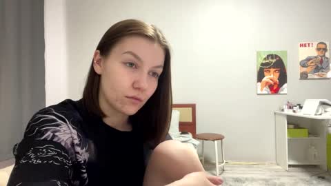 Mary online show from April 10, 1:28 pm