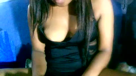 MaelahLove online show from December 22, 5:56 am