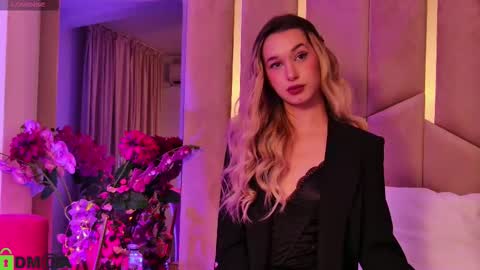 M. online show from October 22, 6:35 pm