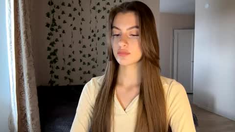 Sophie online show from May 16, 9:45 am