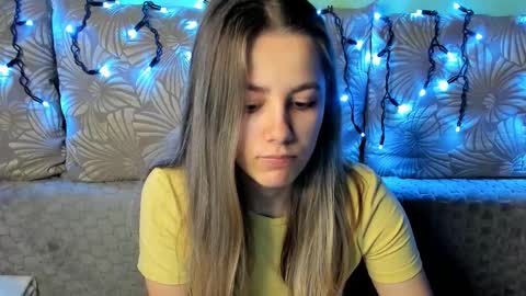 Maggie online show from December 18, 3:55 am