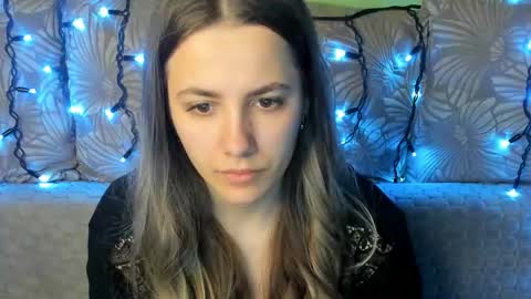 Maggie online show from April 30, 1:22 am