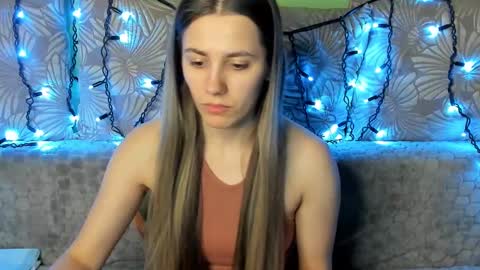 Maggie online show from February 15, 1:21 am