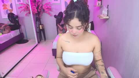 Maggy online show from May 21, 3:37 am