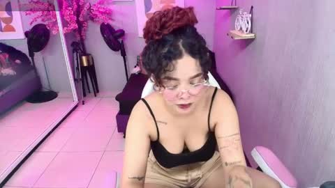 Maggy online show from May 8, 3:54 am