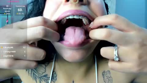 magic_ivone online show from May 5, 12:08 pm