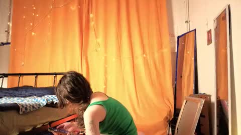 Mikky or Moon online show from February 6, 9:40 pm