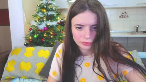 Snapshot of magical_mermaids chatting on December 10, 2:28 pm Alice online show from December 10, 2:28 pm