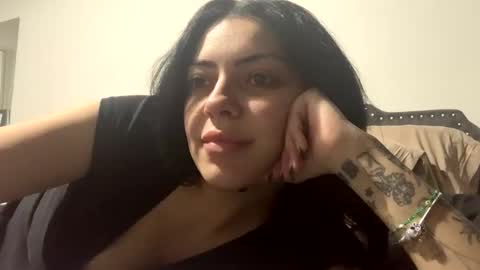 magicvalentine11 online show from December 16, 6:19 am