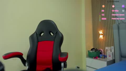 magievans1 online show from November 10, 12:44 pm