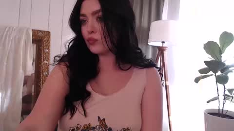 Magnolia Maggie Maggie Jane  online show from January 16, 8:36 pm