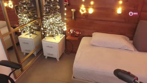 Dani online show from December 4, 11:30 am