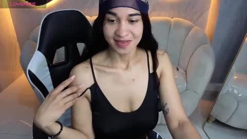Snapshot of maia_tx chatting on September 23, 1:09 pm Online 800 to 1400 online show from September 23, 1:09 pm