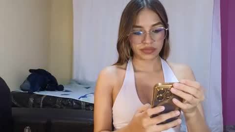 maickluna online show from September 22, 5:28 am