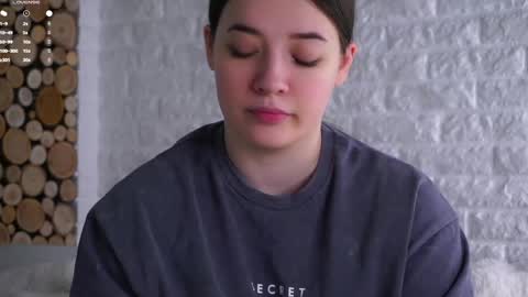 Lucy online show from May 23, 2:43 am