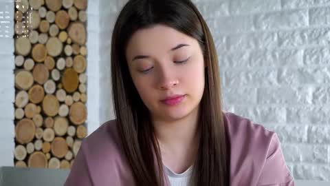 Lucy online show from November 27, 3:20 am