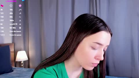 Lucy online show from December 19, 2:23 am