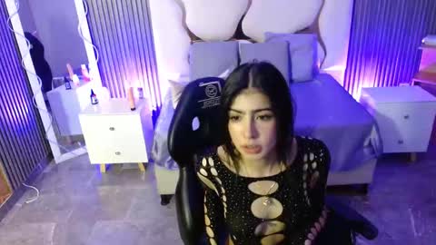 maiily_tay online show from November 30, 1:04 pm