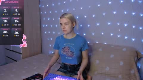 Your kitty online show from October 9, 4:00 pm