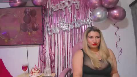 Snapshot of mailyn_baker chatting on September 26, 1:36 am Maylin online show from September 26, 1:36 am