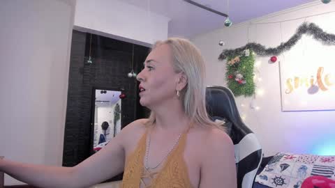 Carolina Barrantes Munera online show from December 22, 12:16 pm