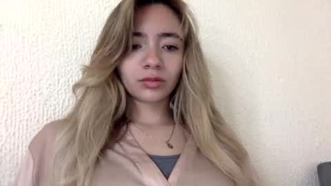 majo_gomezz online show from May 26, 1:38 am