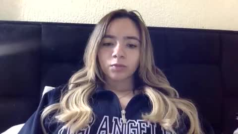 majo_gomezz online show from May 18, 4:07 am