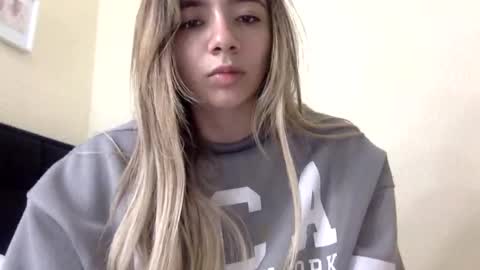 majo_gomezz online show from May 7, 3:55 am