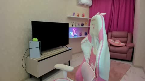 Chloe online show from May 20, 3:36 am