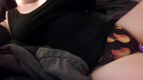 makemewatch online show from February 6, 11:19 pm