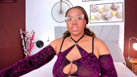 makena online show from November 26, 4:24 am