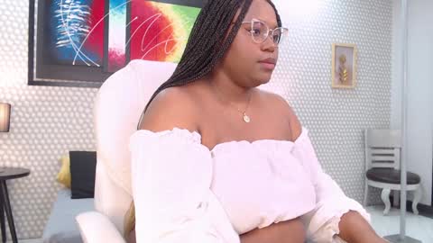 makena online show from December 8, 4:35 am