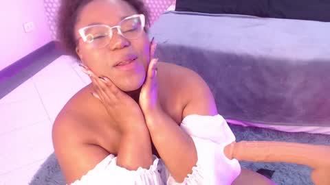 makena online show from January 5, 3:32 am